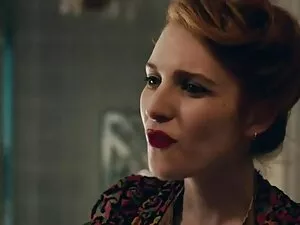 लड़की दोस्तों हिंदी  ...