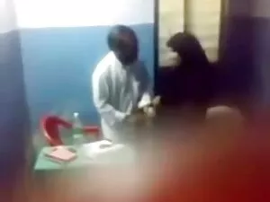 लड़की योग कर सेक्सी  ...